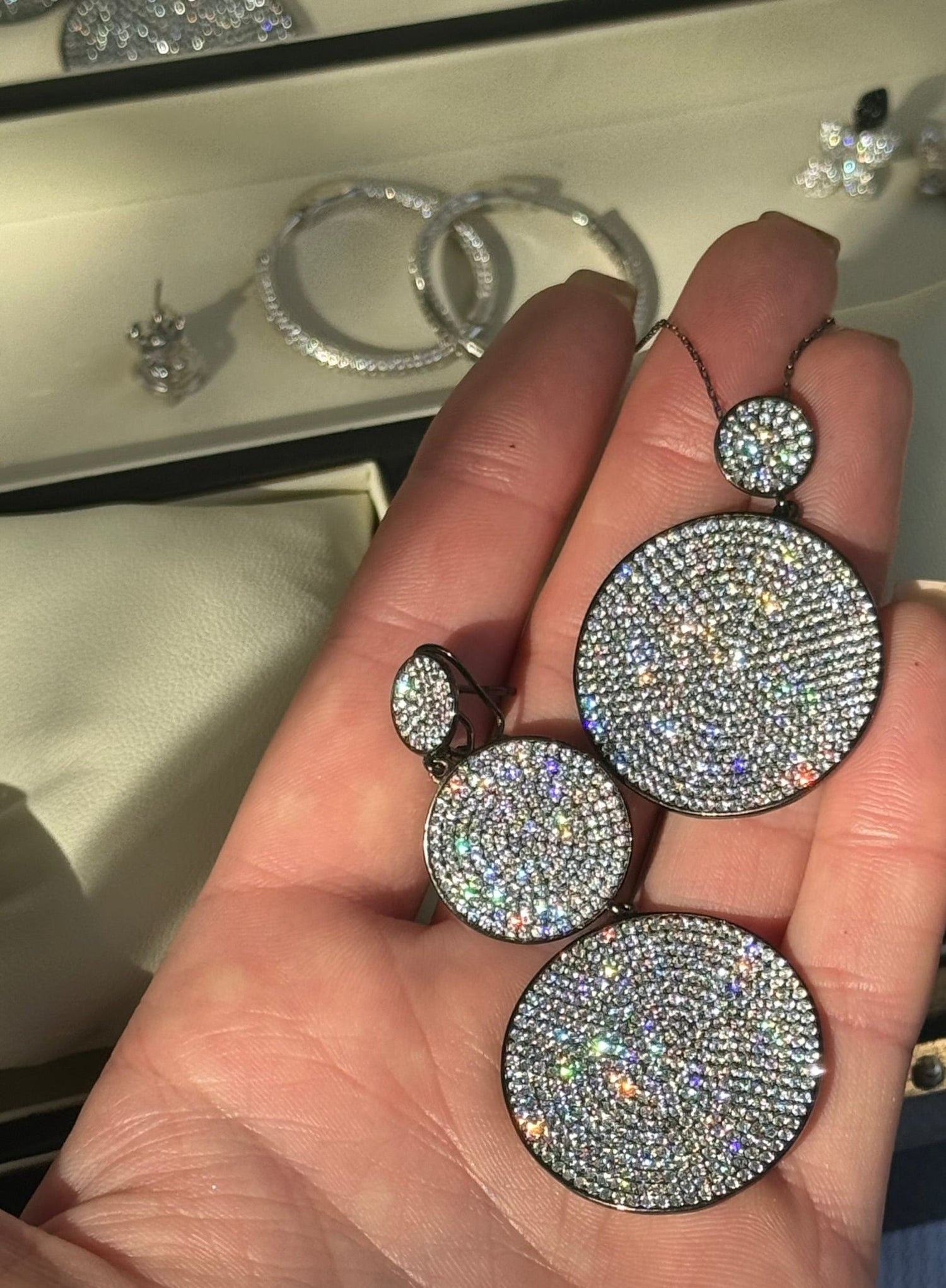 From Day to Night: Transforming Your Look with Jewelry