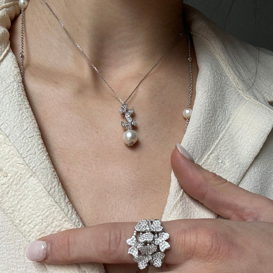 Pearls with a Twist: The Epitome of Timeless Beauty & Elegance