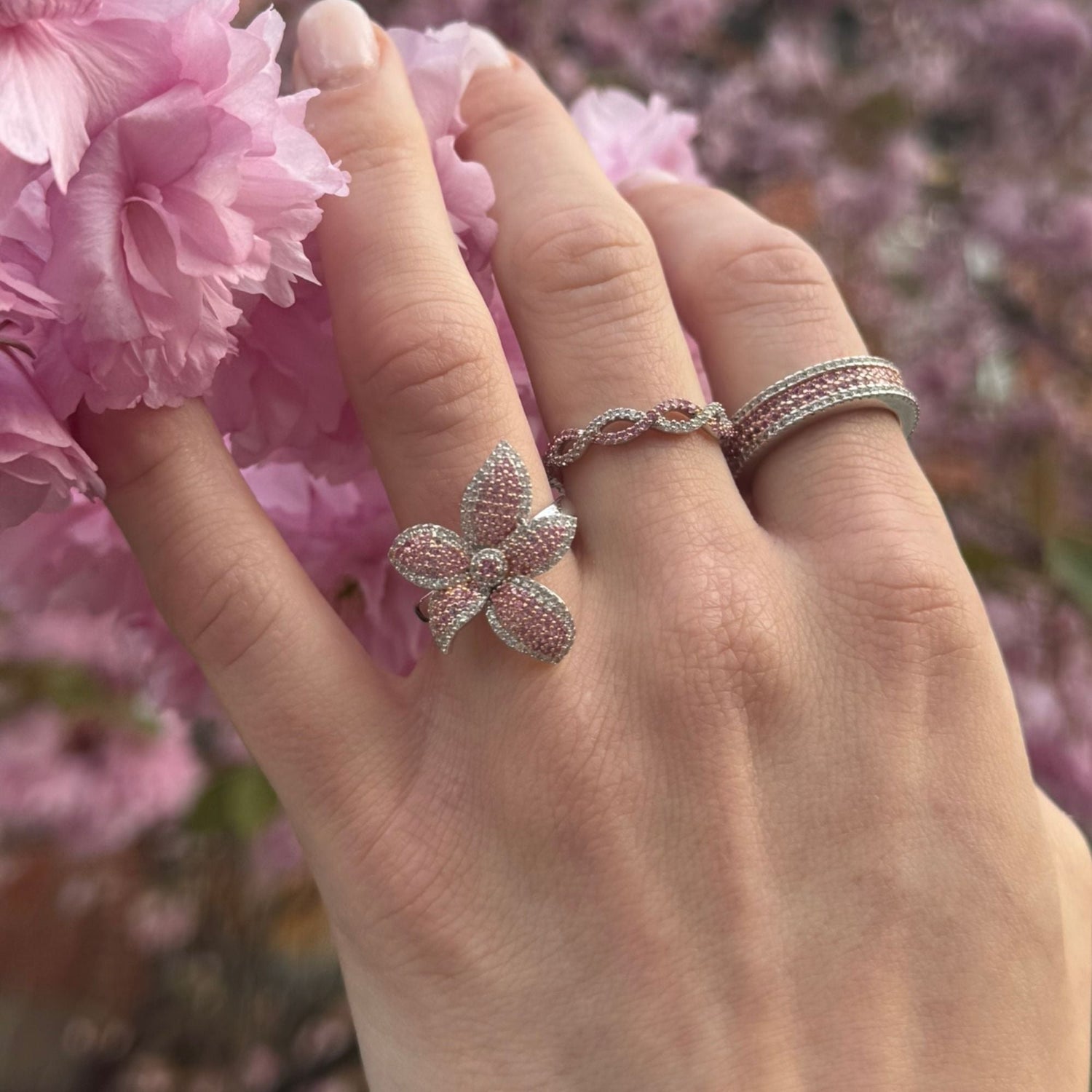 Why Chunky Florals are the Most Stunning Floral Trend